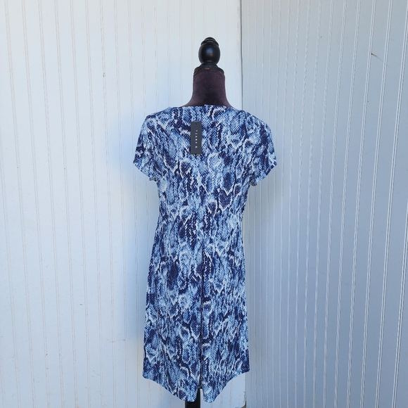 NWT TIANA B Gorgeous Blue White Snake Skin Shift Dress Short Sleeve Stretch Sz L - Picture 6 of 15
